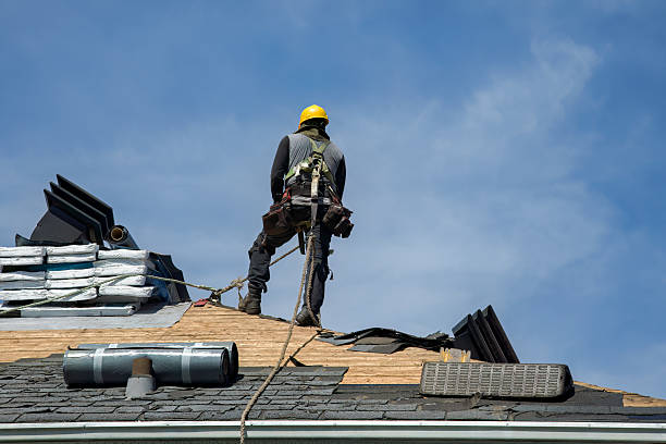 Professional Gutter Installation technician working in Howard Lake, MN
